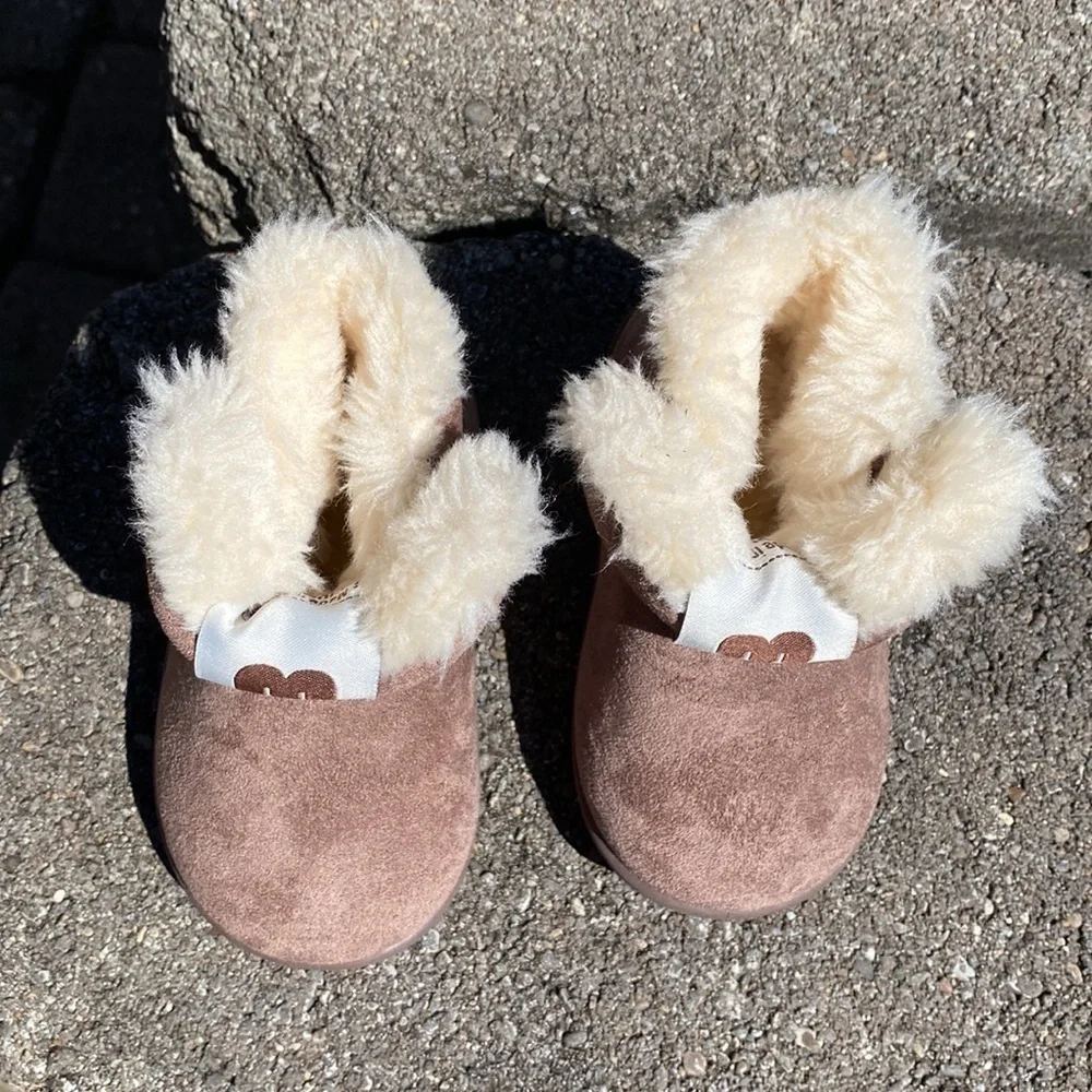 KEESKY~WINTER~TODDLER BOOTIES/BOOTS~SOFT & COZY INSIDE~LIKE NEW CONDITION~BR